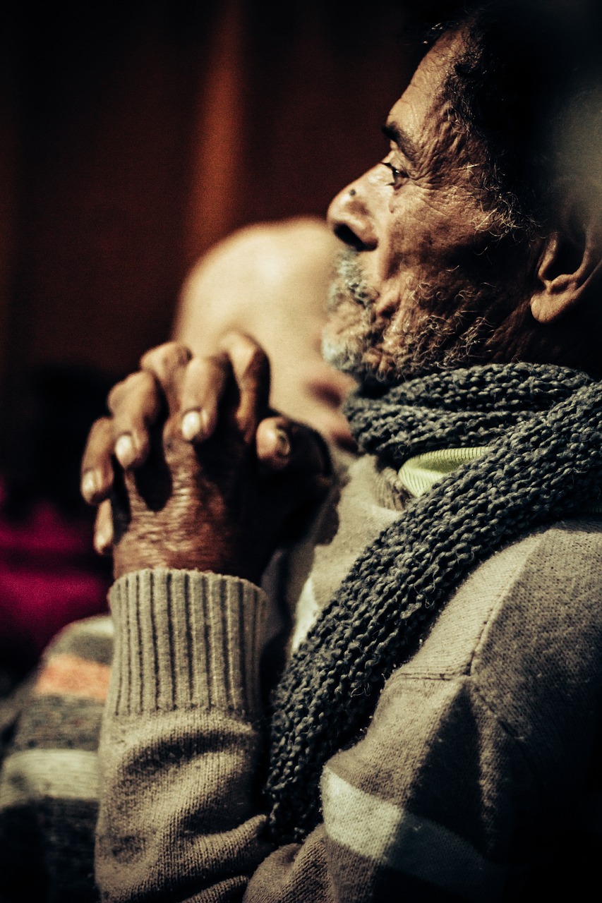 praying elderly mr free photo