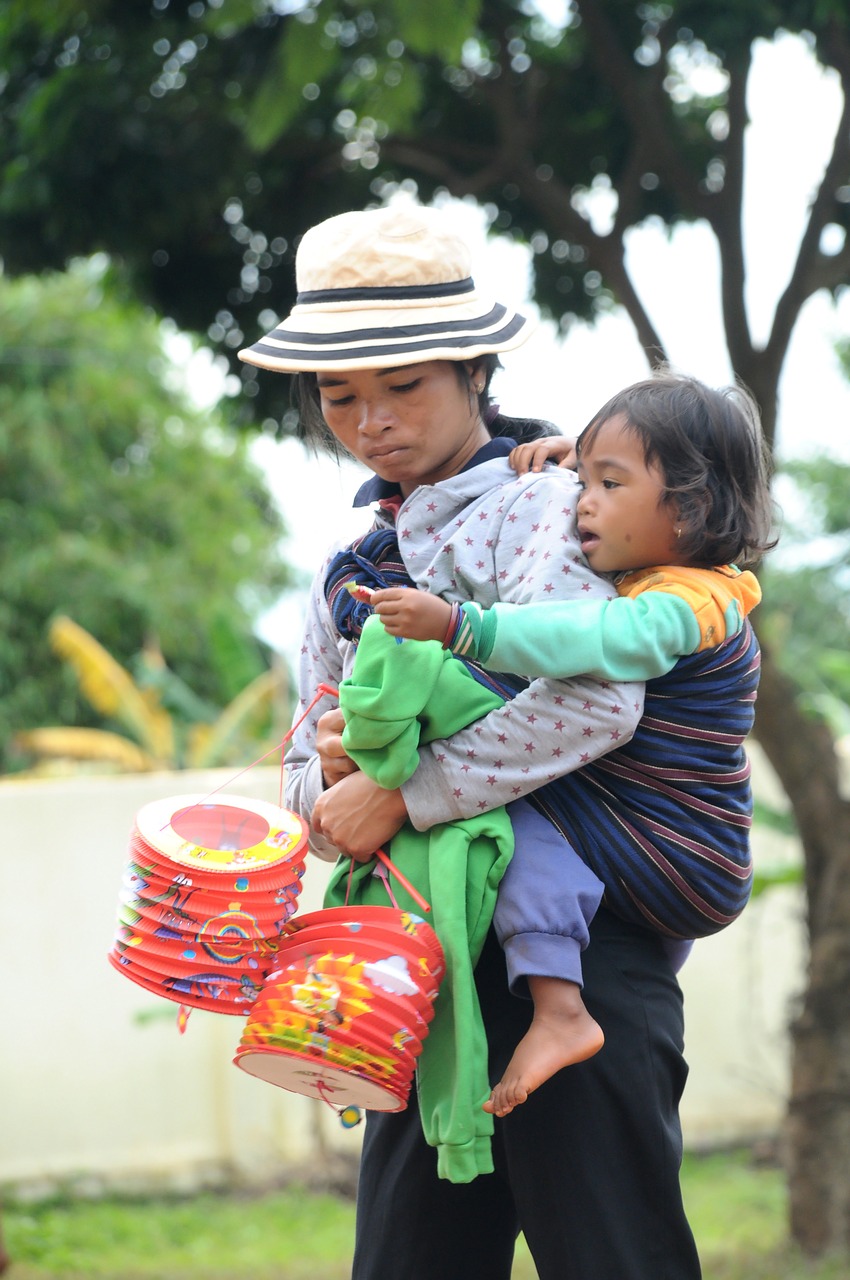 presents ethnic minorities lanterns free photo