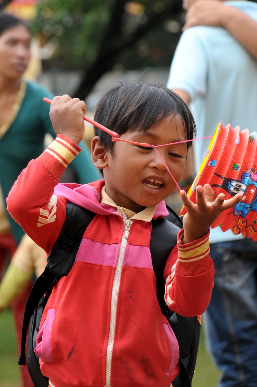 presents ethnic minorities lanterns free photo