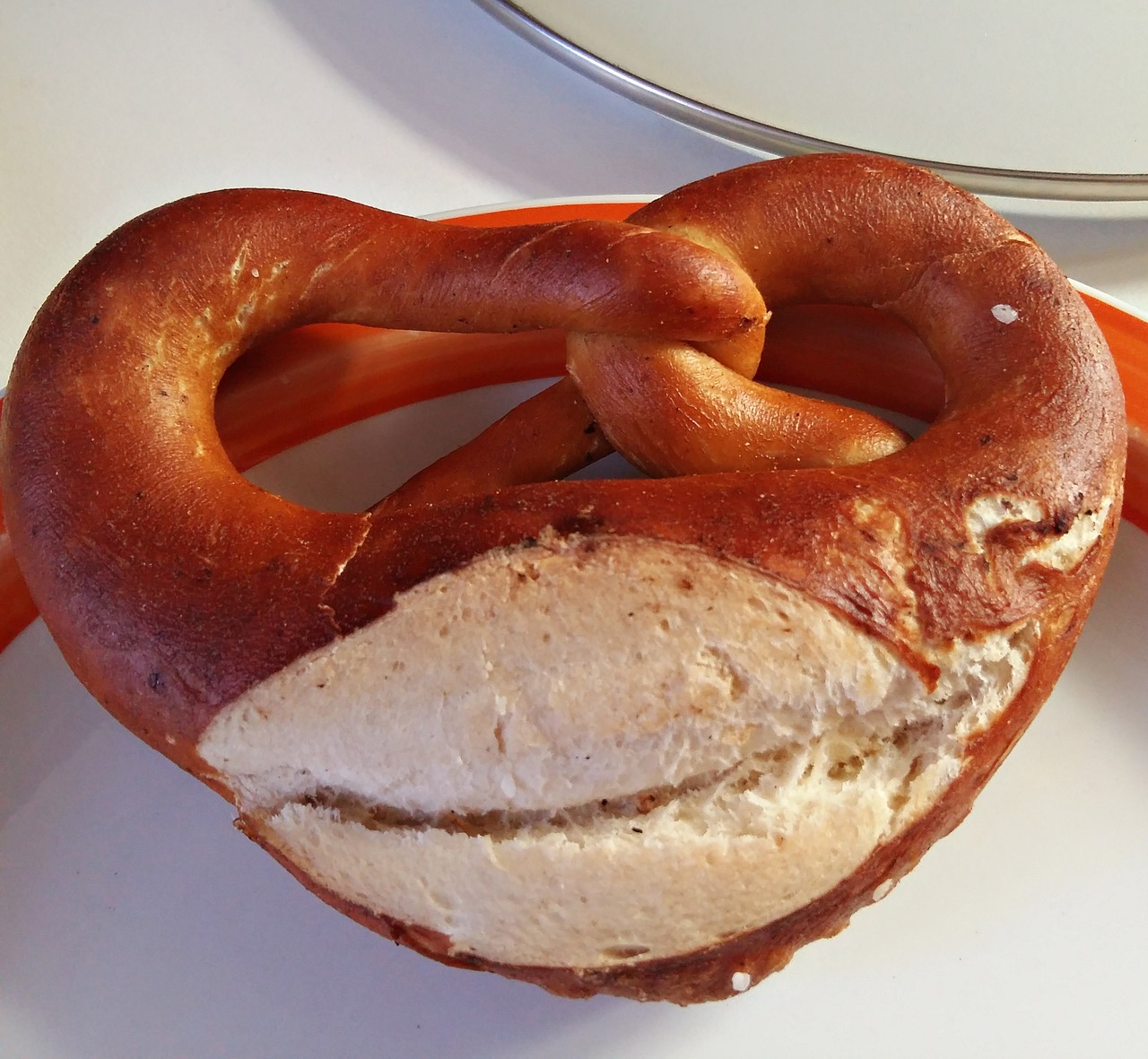 pretzel baked bretzen free photo
