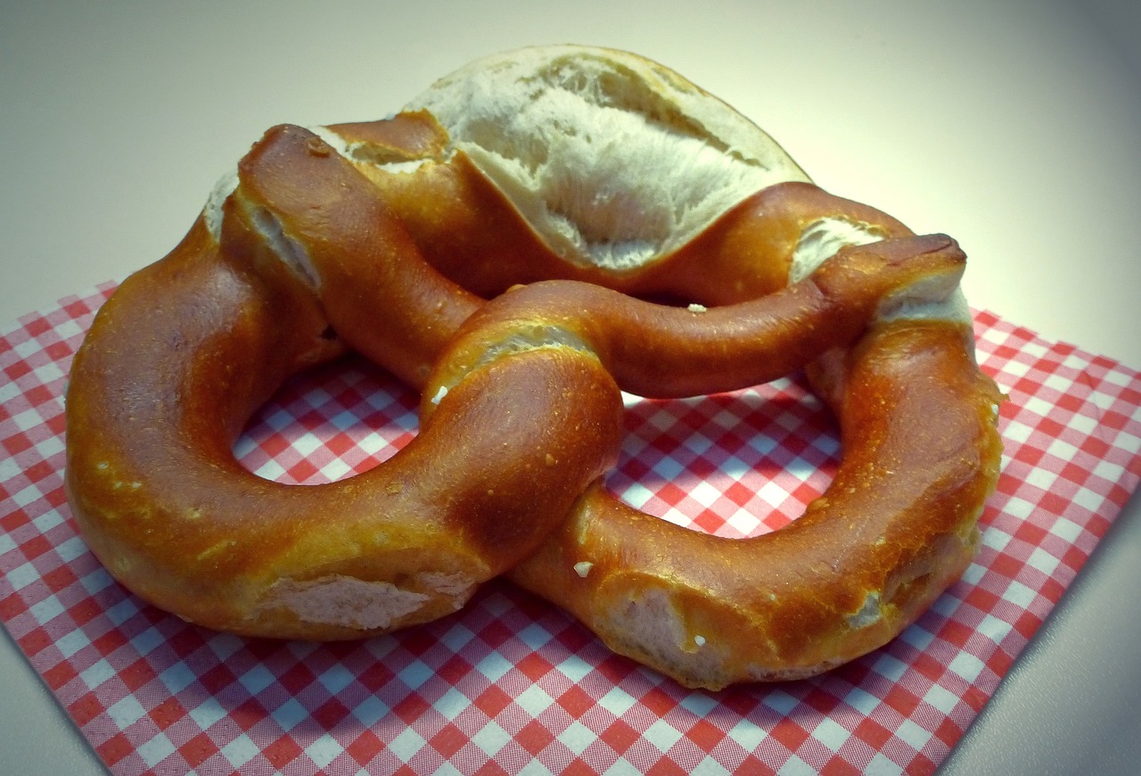 pretzel laugenbrezl bavaria free photo