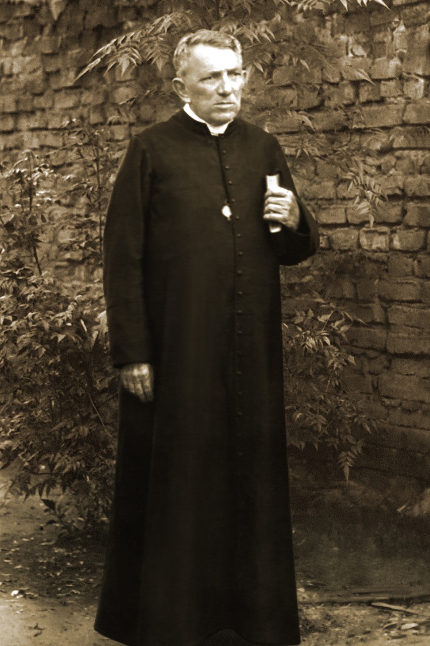 priest cicero romão free photo