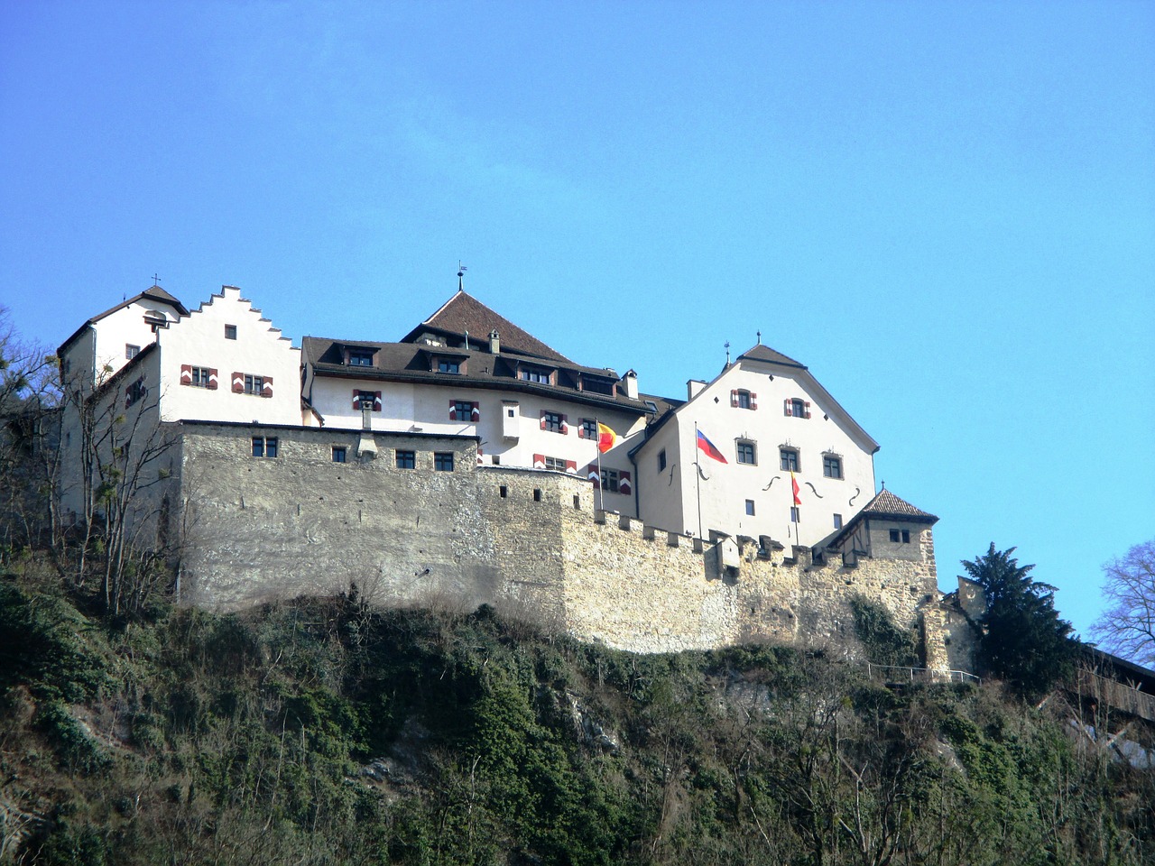 principality of liechtenstein vaduz castle ducal castle free photo