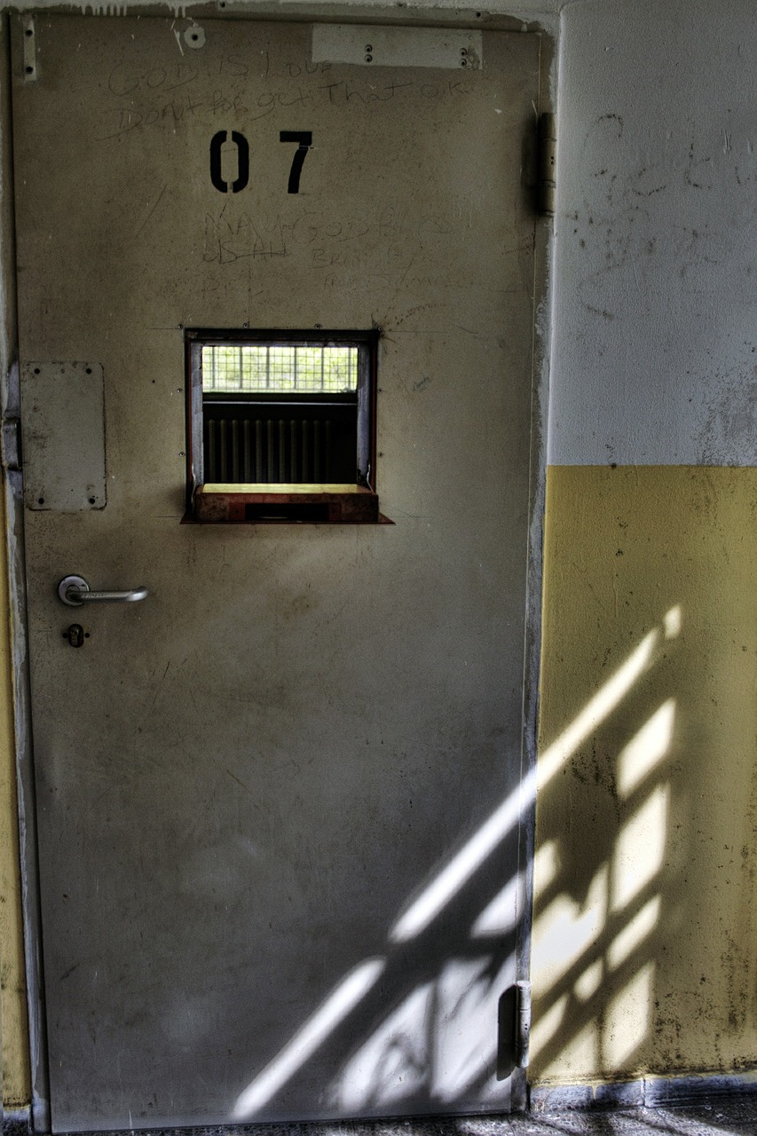 prison cell prison cell free photo