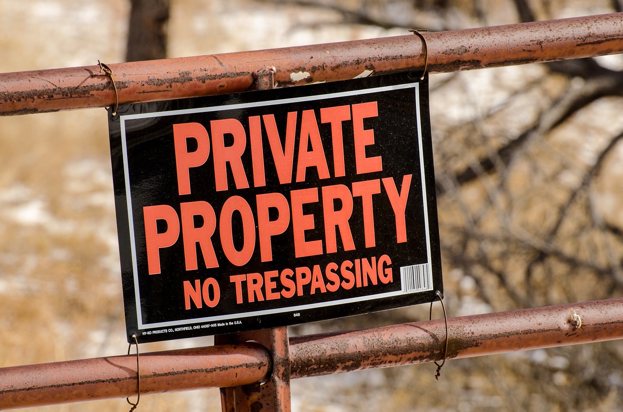 private property sign gate free photo