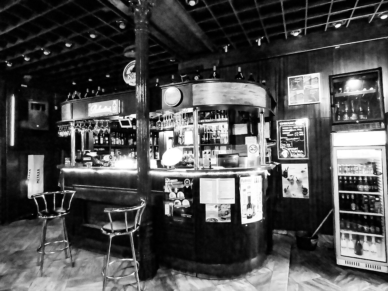 pub bar at night free photo