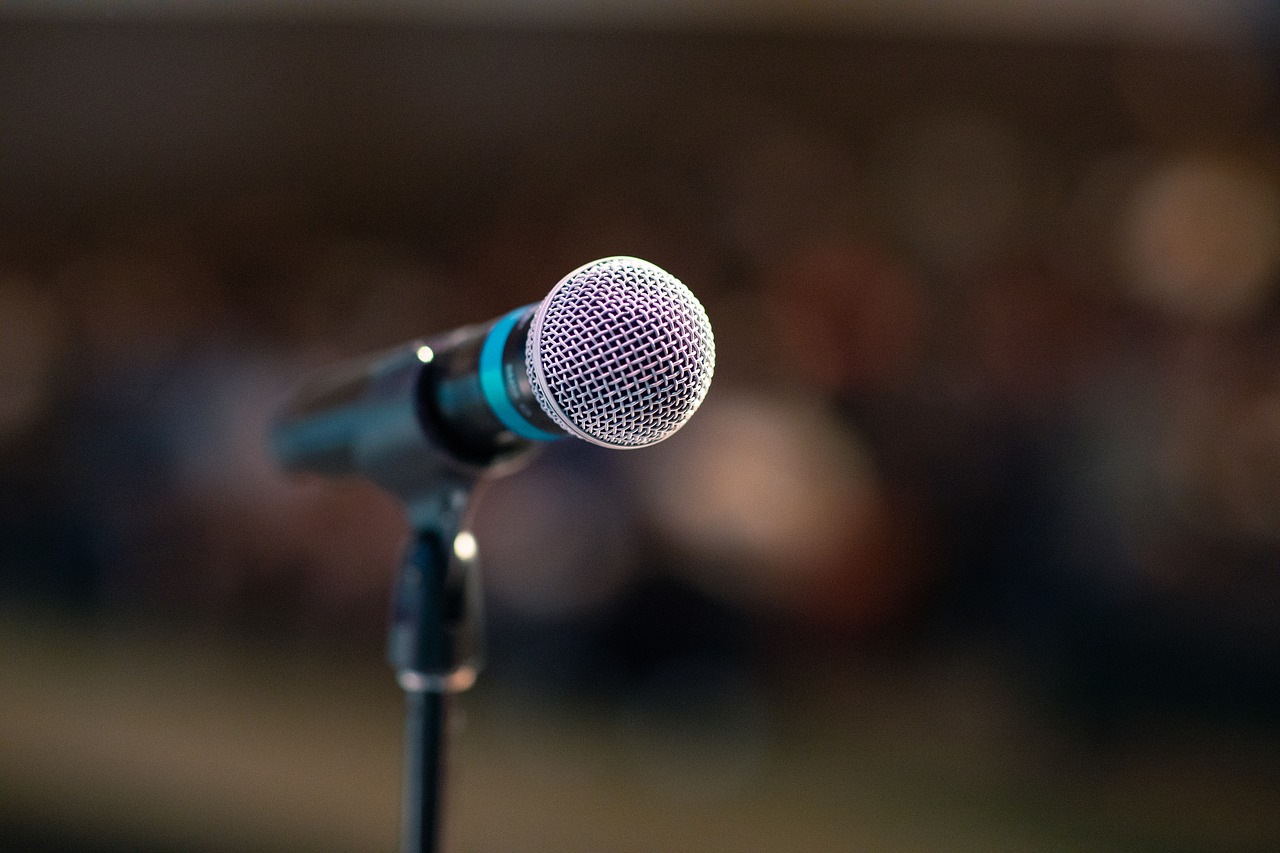 public speaking  mic  microphone free photo