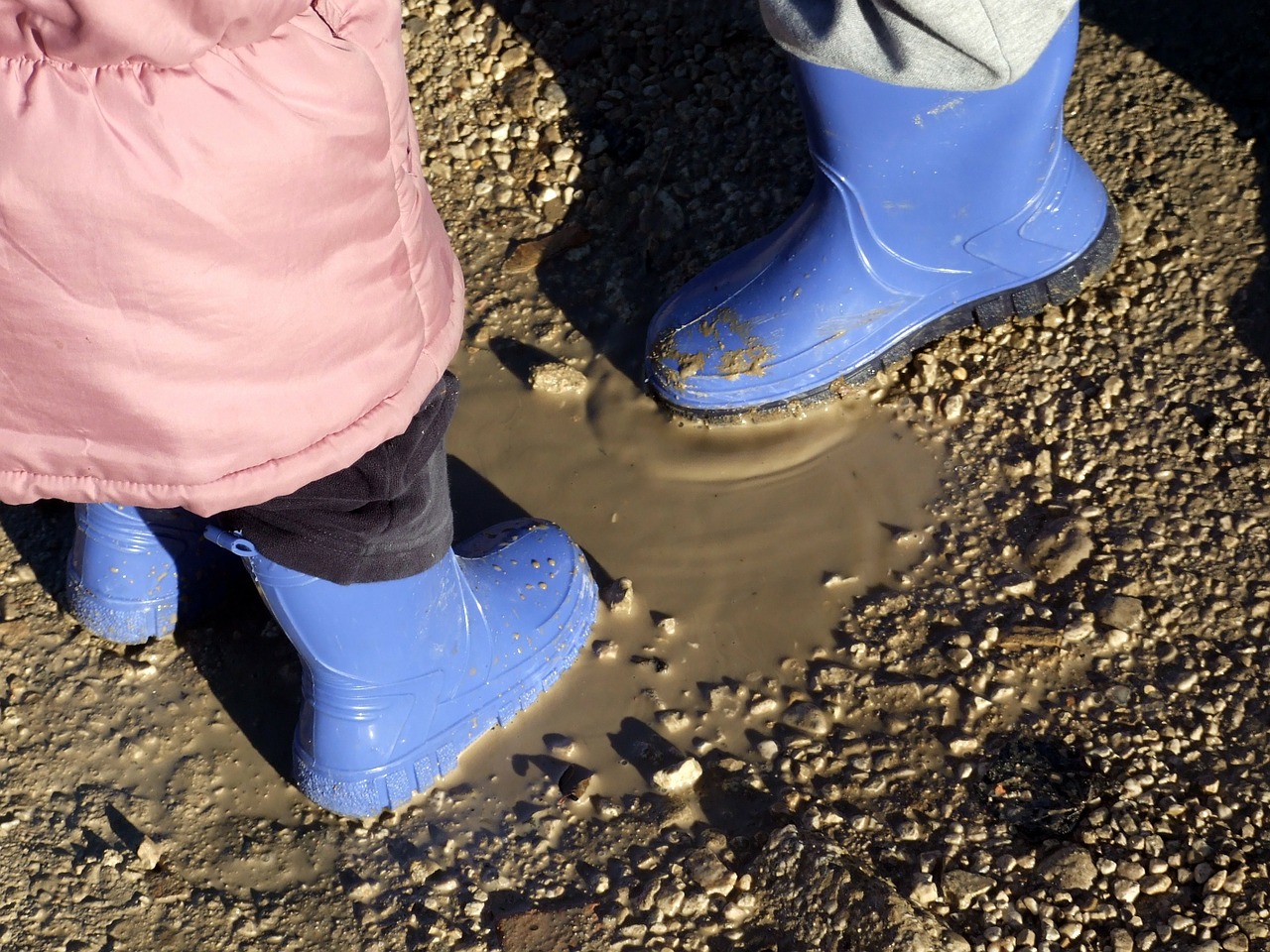 puddle boots child free photo