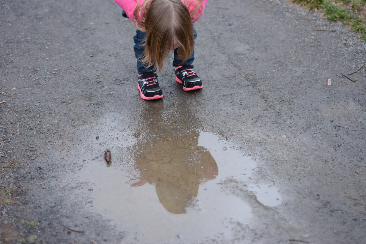 puddle girl child free photo