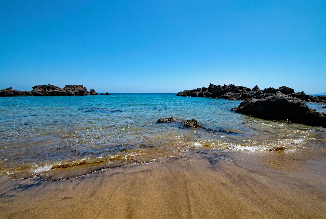 puerto del carmen playa chica lanzarote free photo