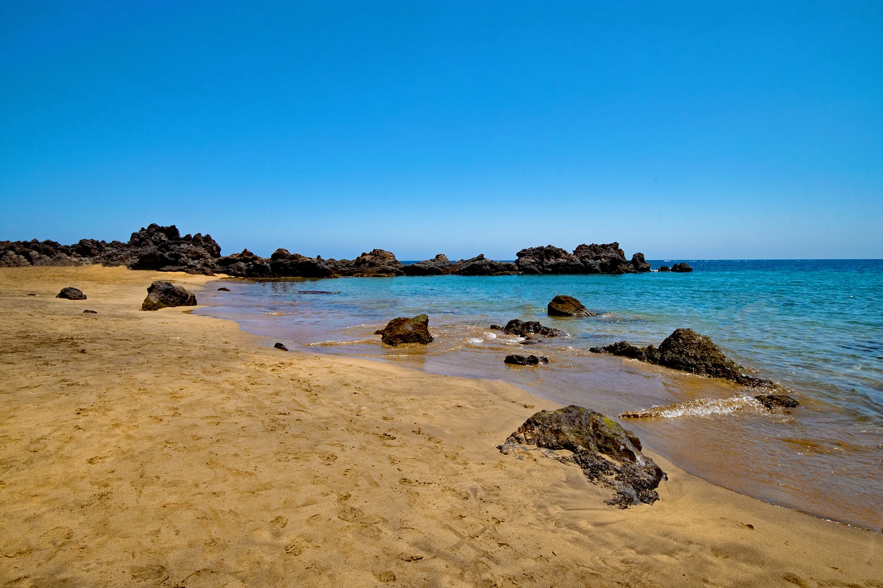 puerto del carmen playa chica lanzarote free photo