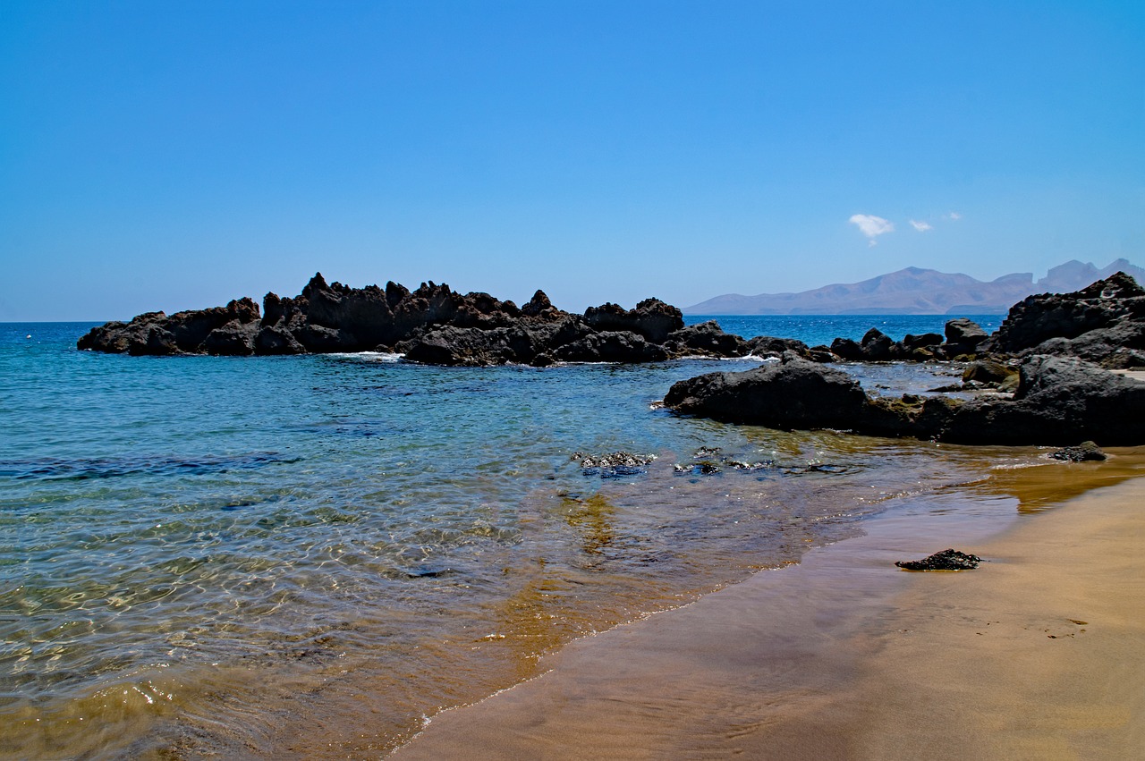 puerto del carmen playa chica lanzarote free photo