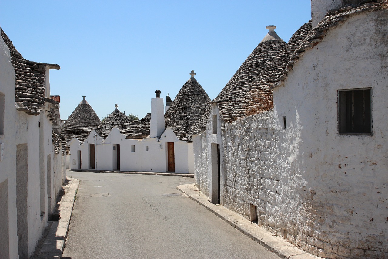 puglia alberobello italy free photo