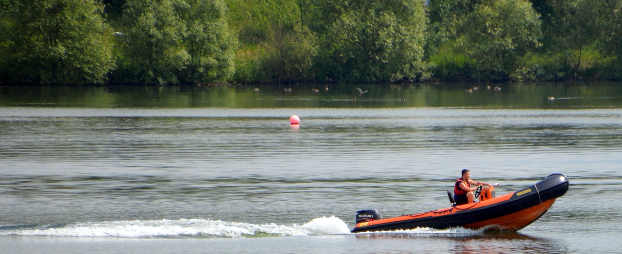 pugney's speedboat water free photo