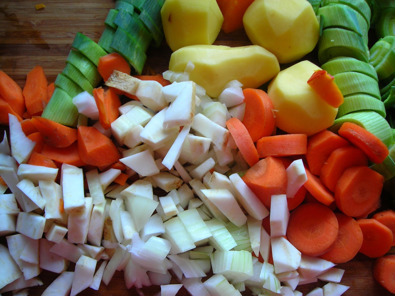 pumpkin soup ingredients cut free photo