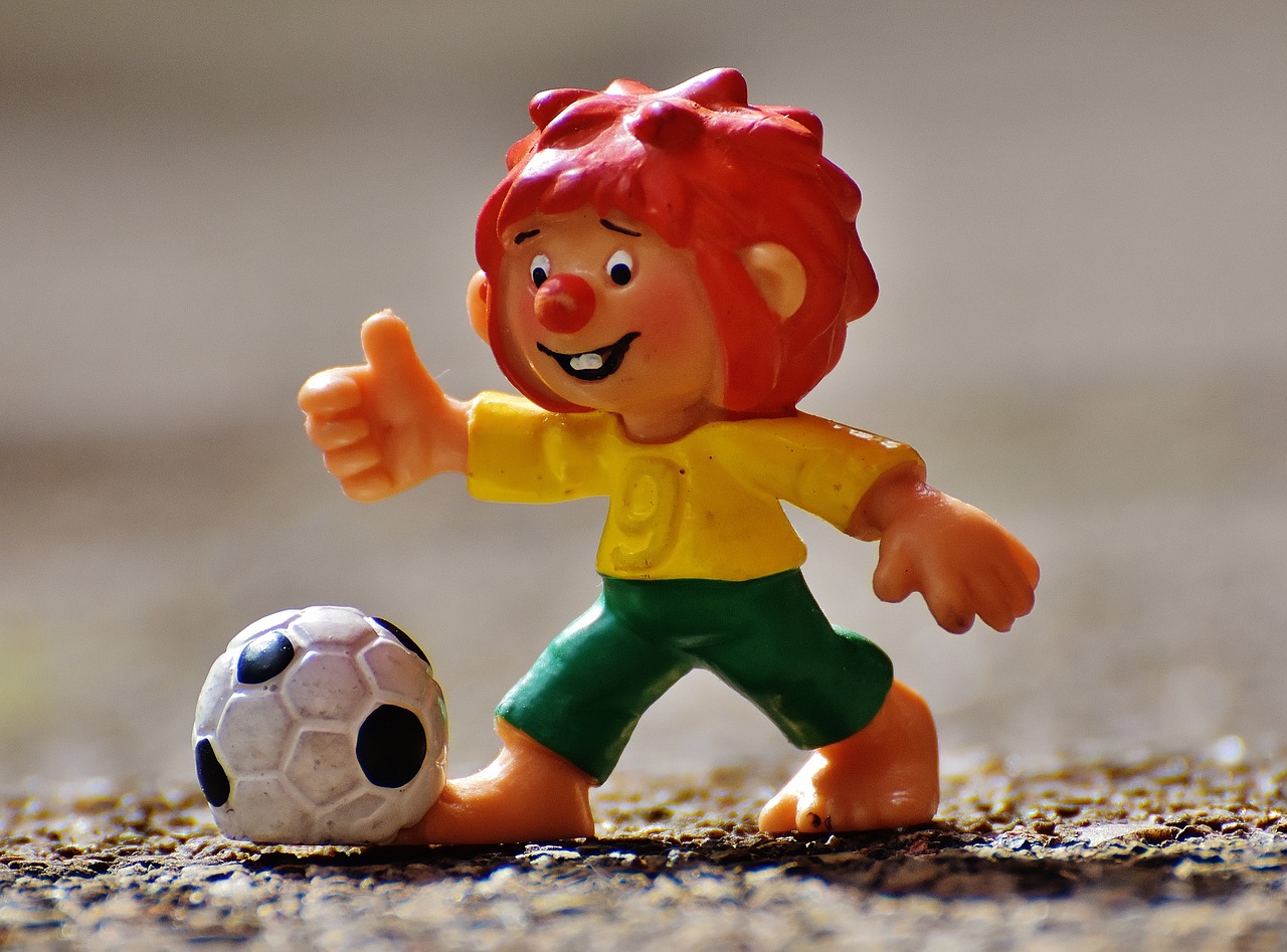 pumuckl figure football free photo