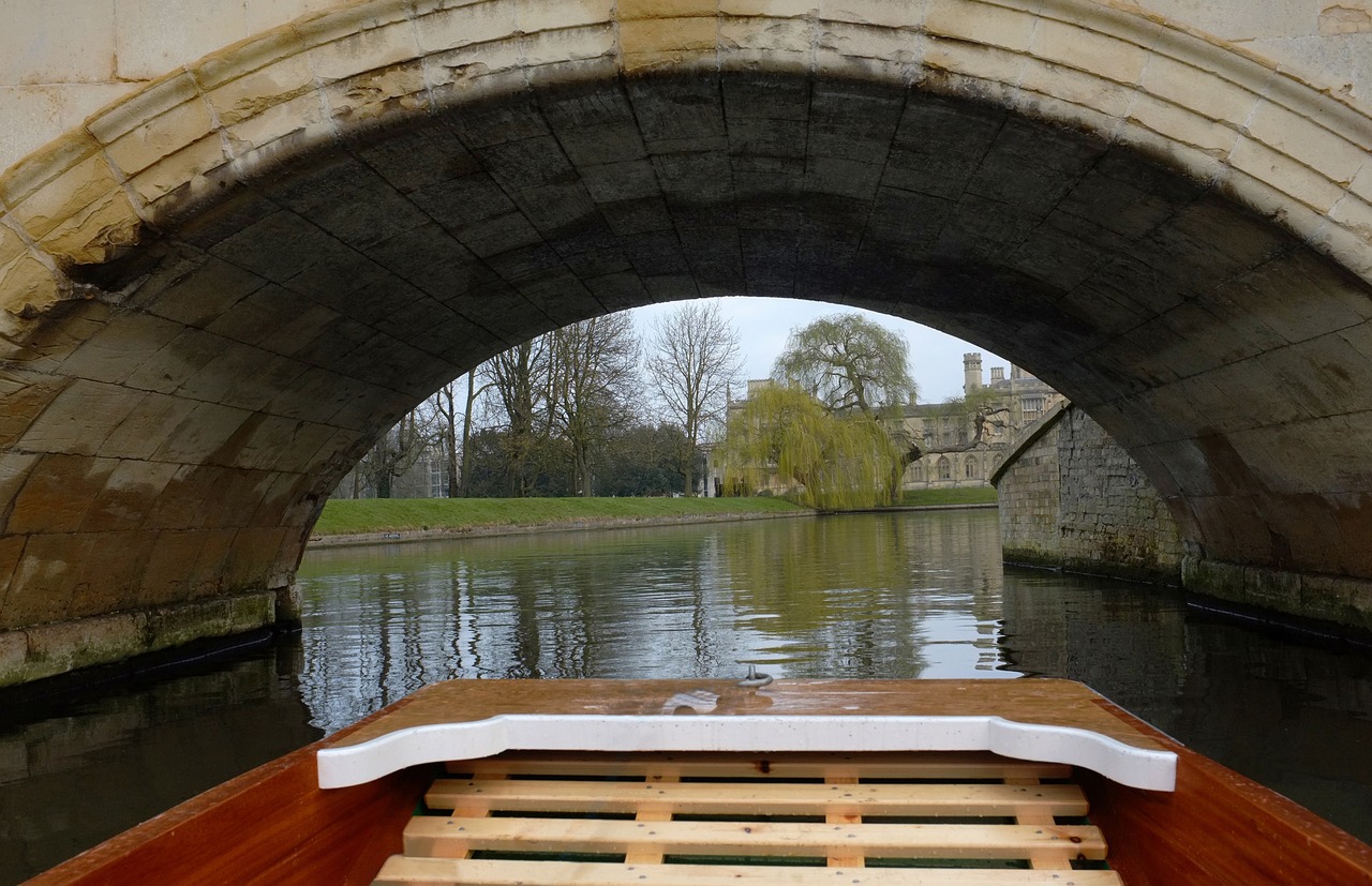 punt cambridge bridge free photo