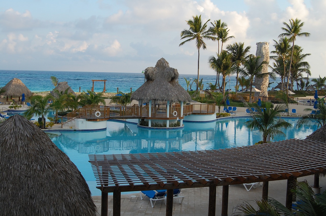 punta cana holiday swimming pool free photo