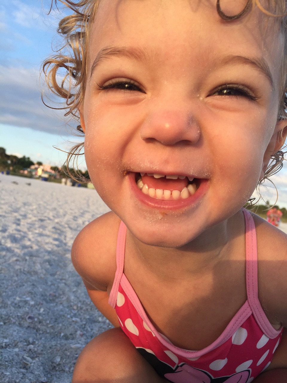 child beach sand free photo