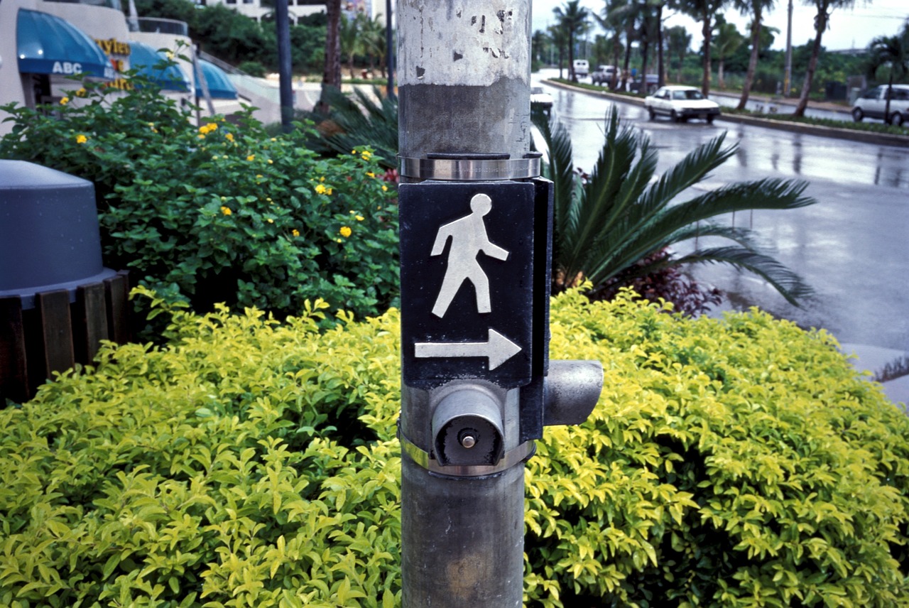 push button signal signal foreign countries free photo