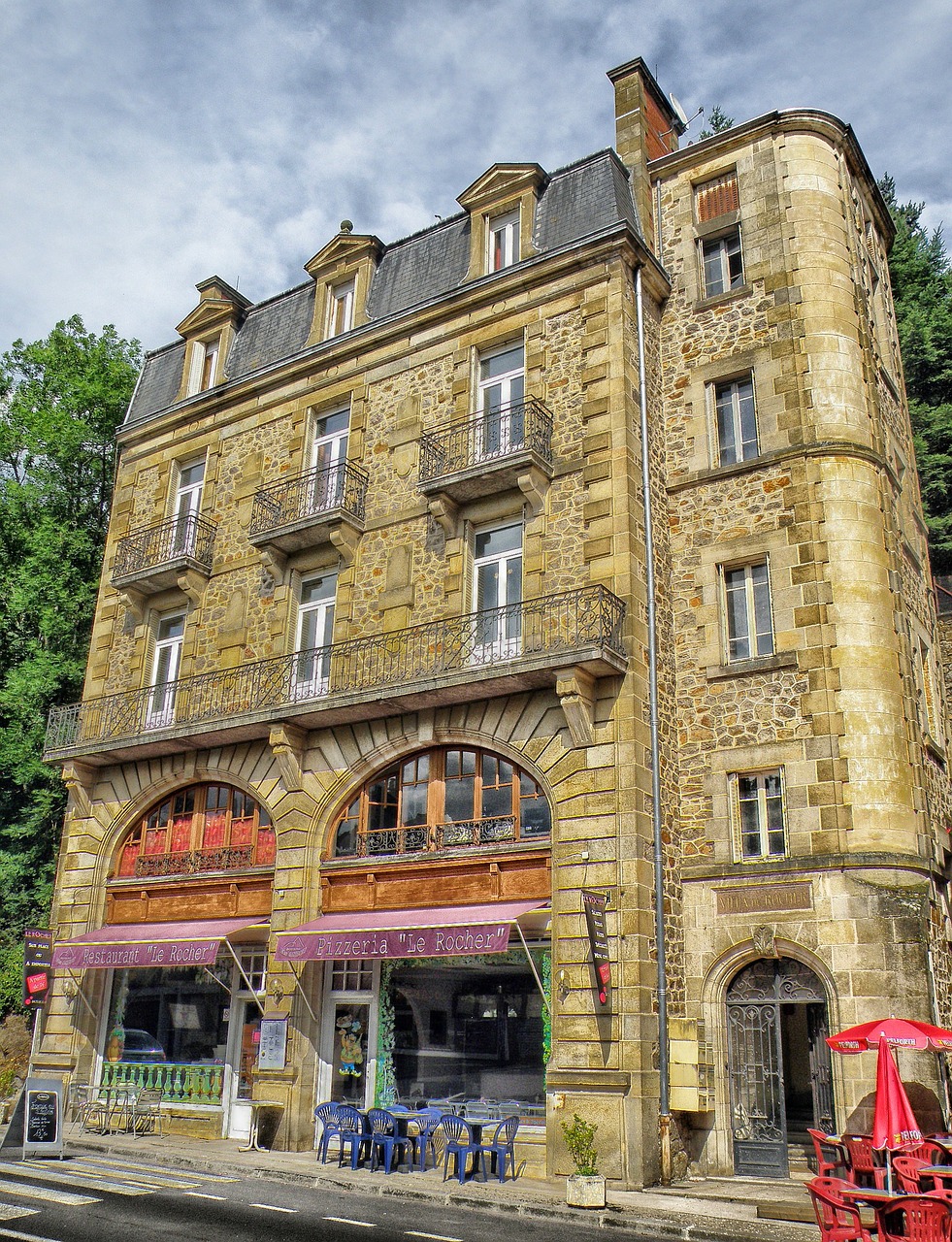 puy-de-dome building structure free photo