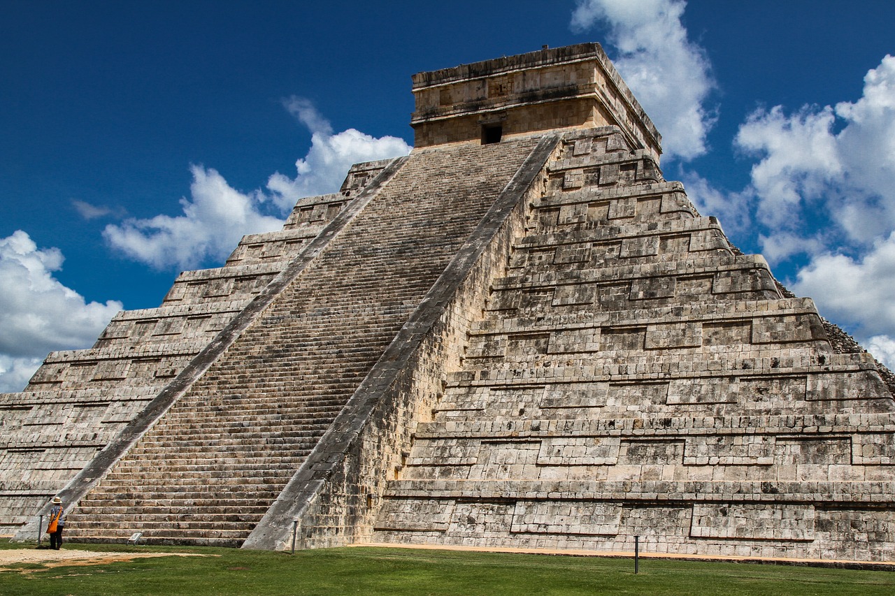 pyramid mexico the ruins of the free photo