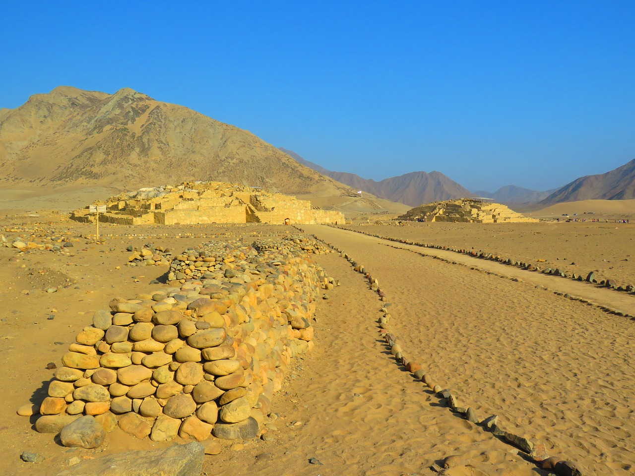 pyramid desert old civilization free photo