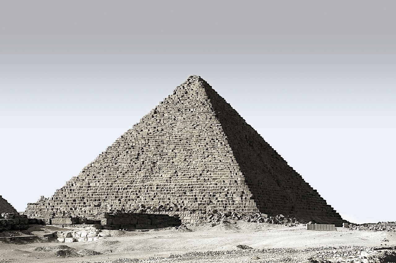 pyramid  egypt  pharaonic free photo