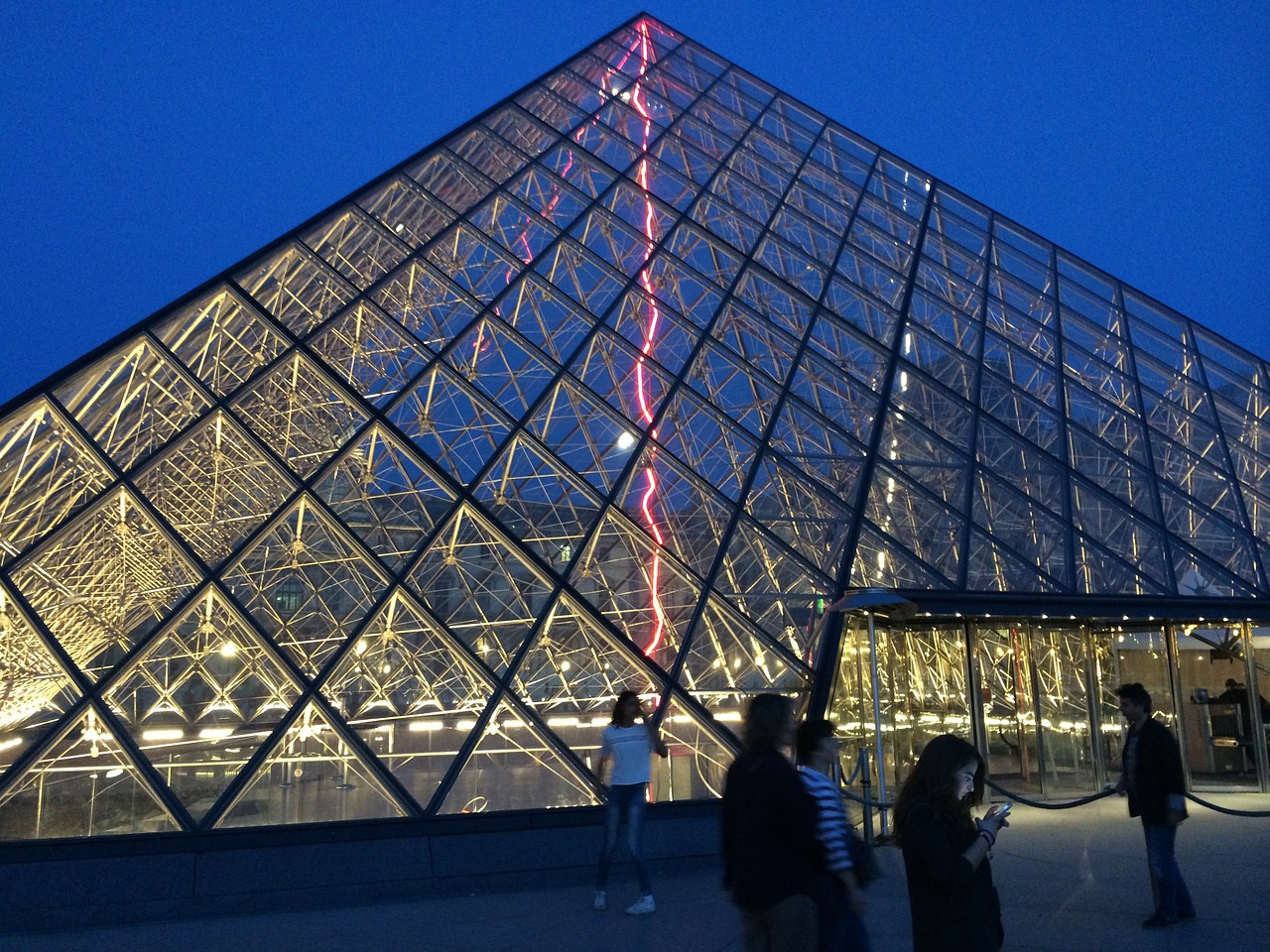 pyramid louvre paris free photo