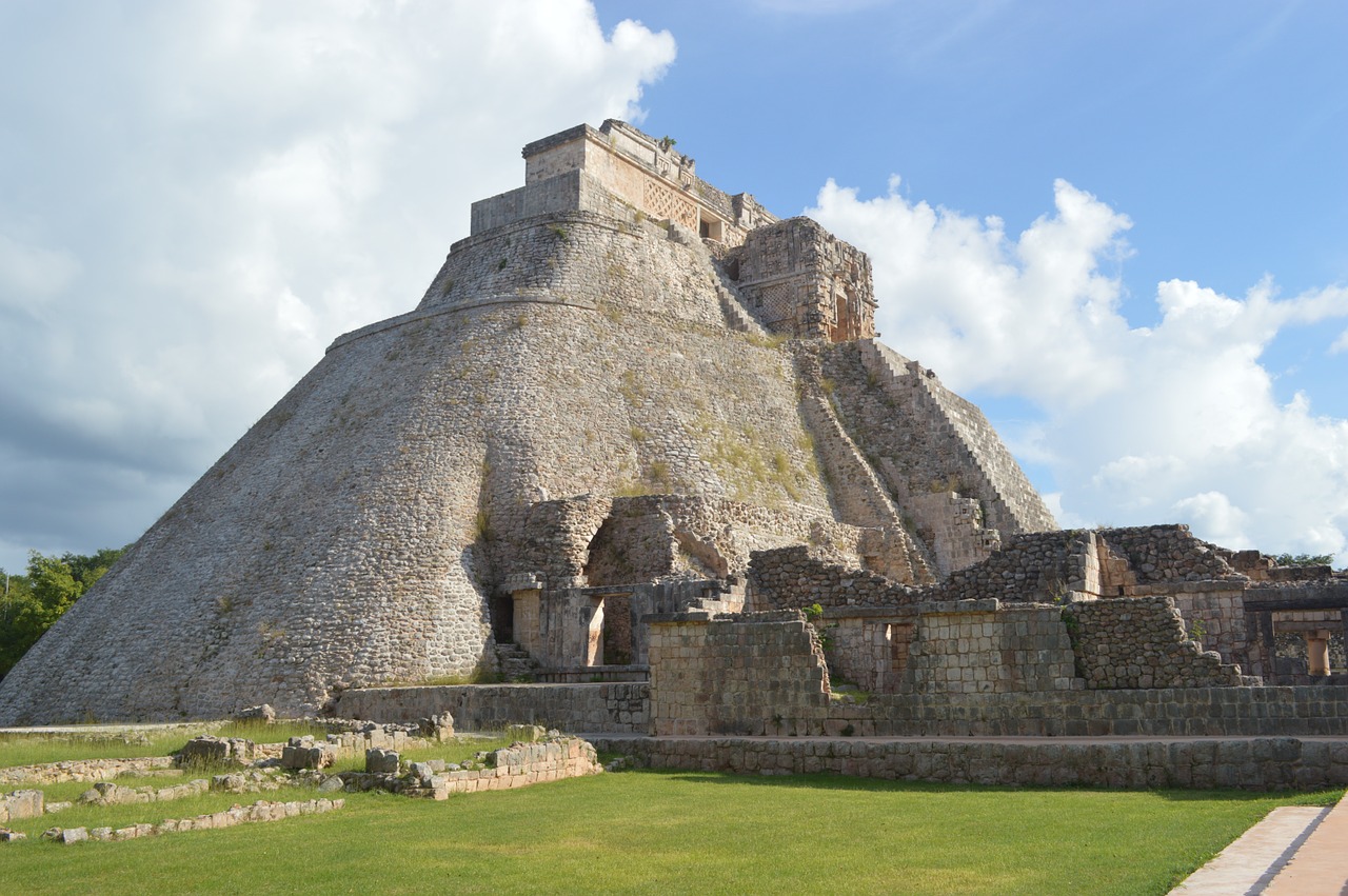 pyramid mexico maya free photo