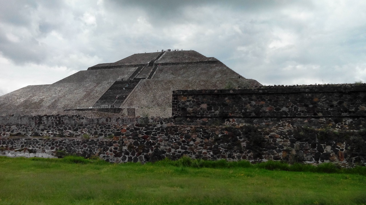 pyramids mexico aztec free photo