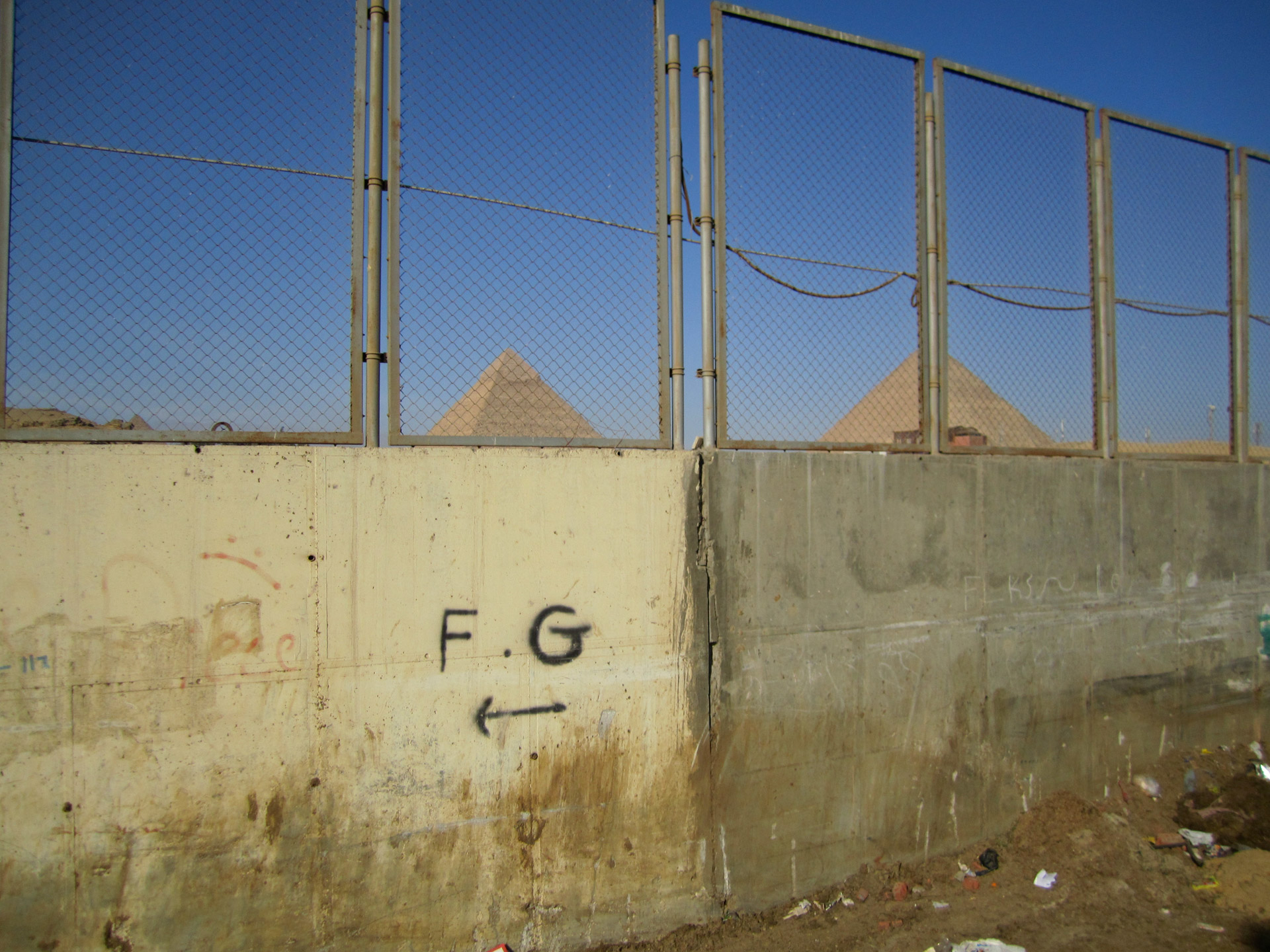 pyramid egypt disillusion free photo