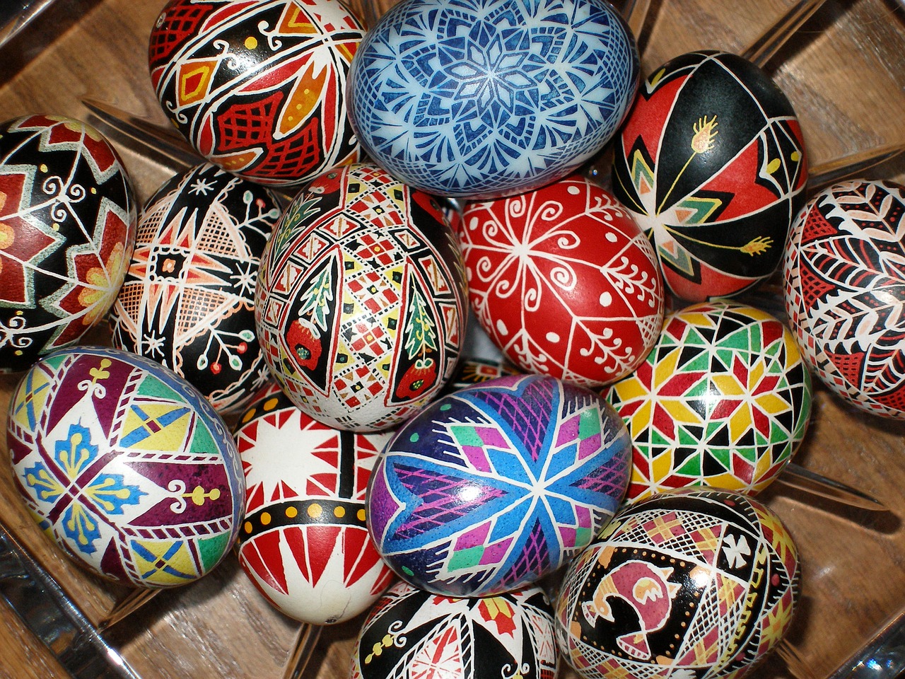 pysanky easter eggs traditional free photo