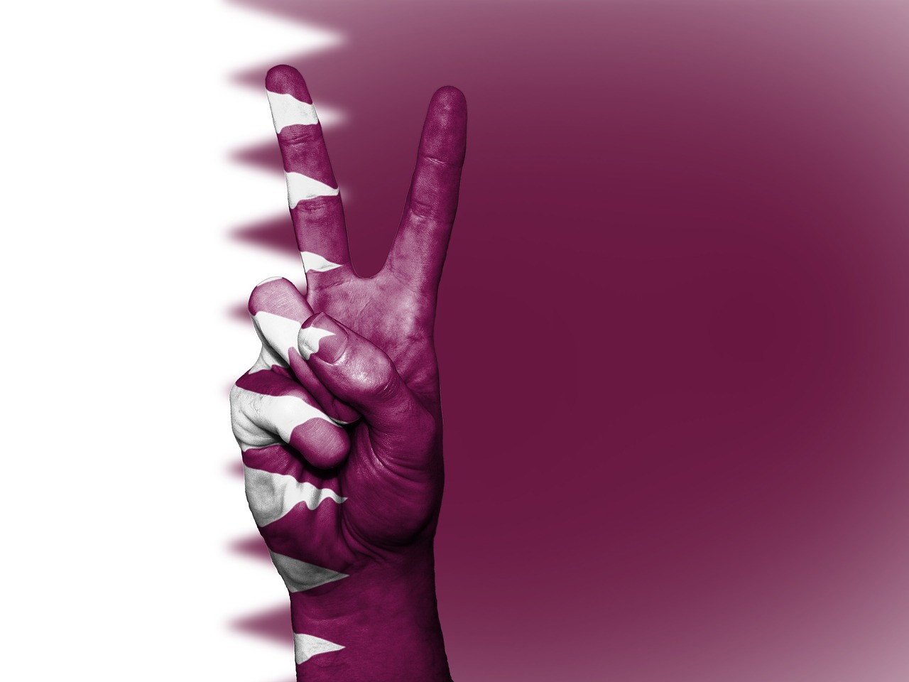 qatar peace hand free photo