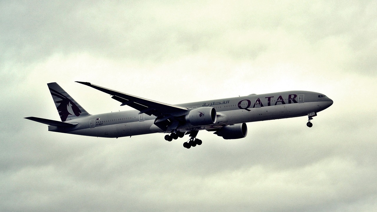qatar aviation plane free photo