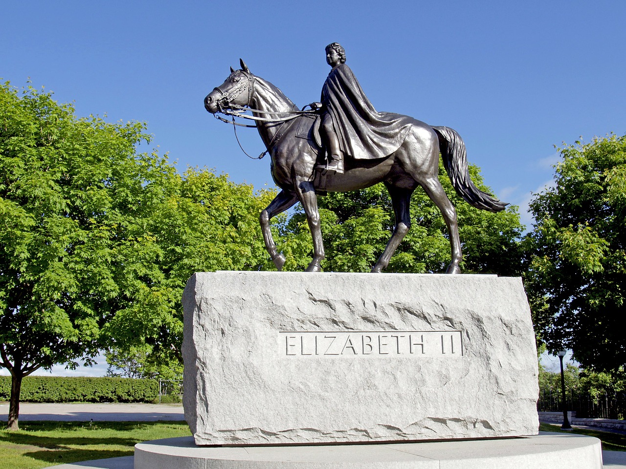 queen elizabeth statue ottawa free photo