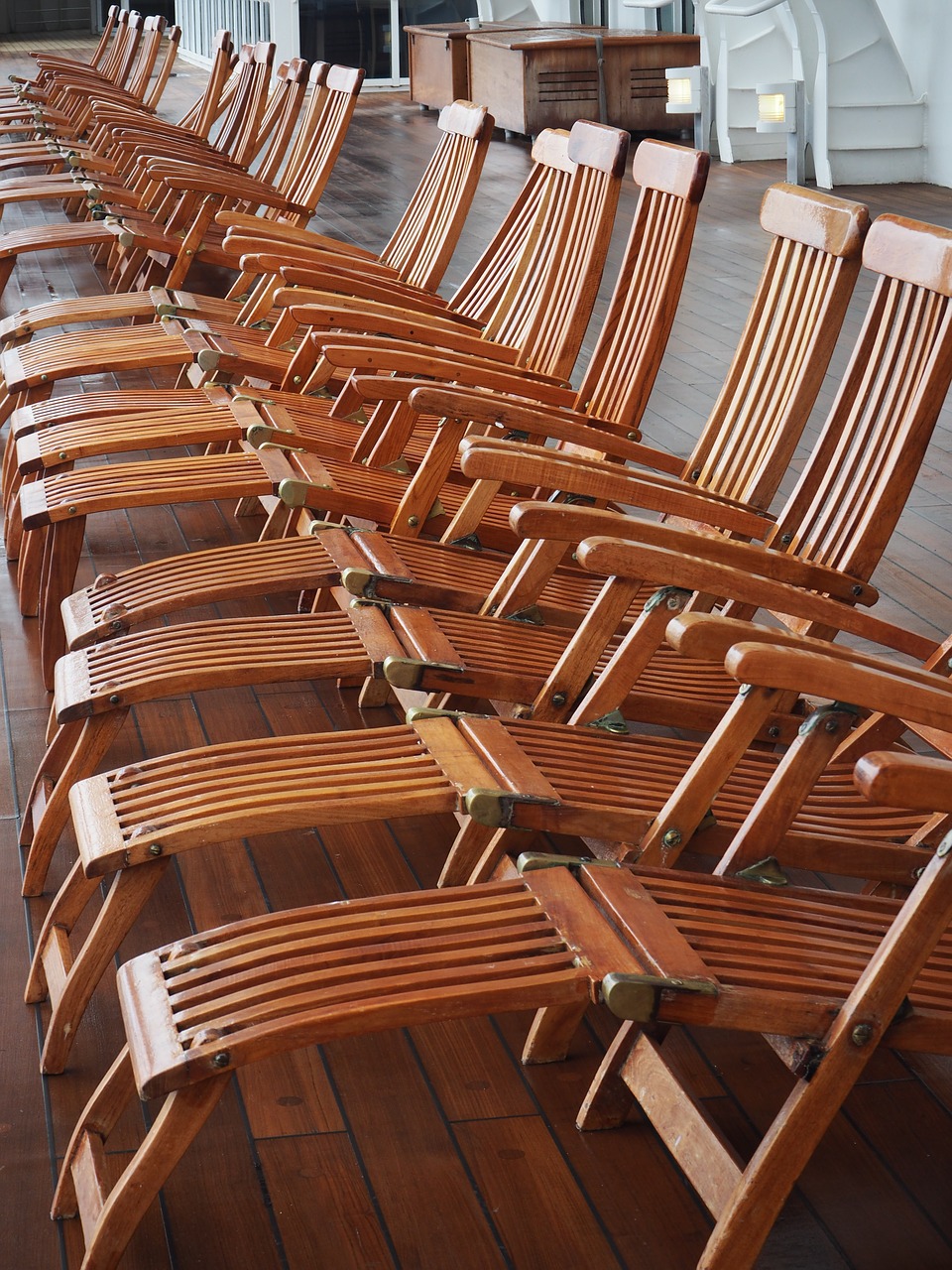 queen mary  board chairs  wooden chair free photo