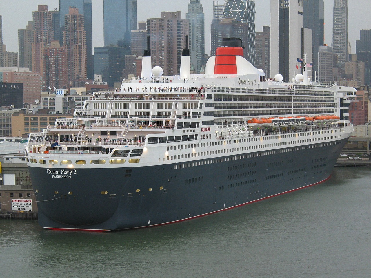 queen mary ii ship new york free photo