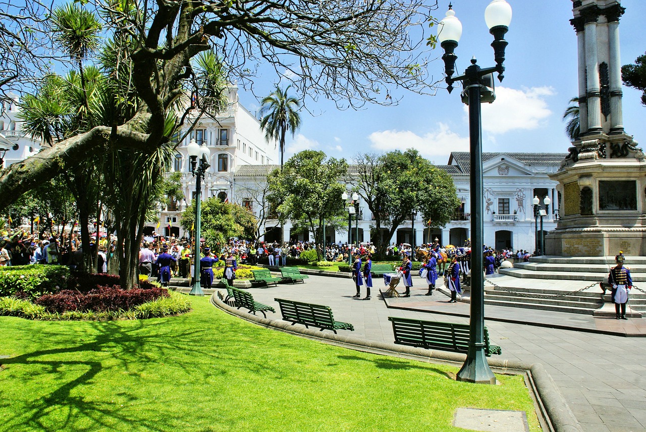 quito national holiday presidential palace free photo