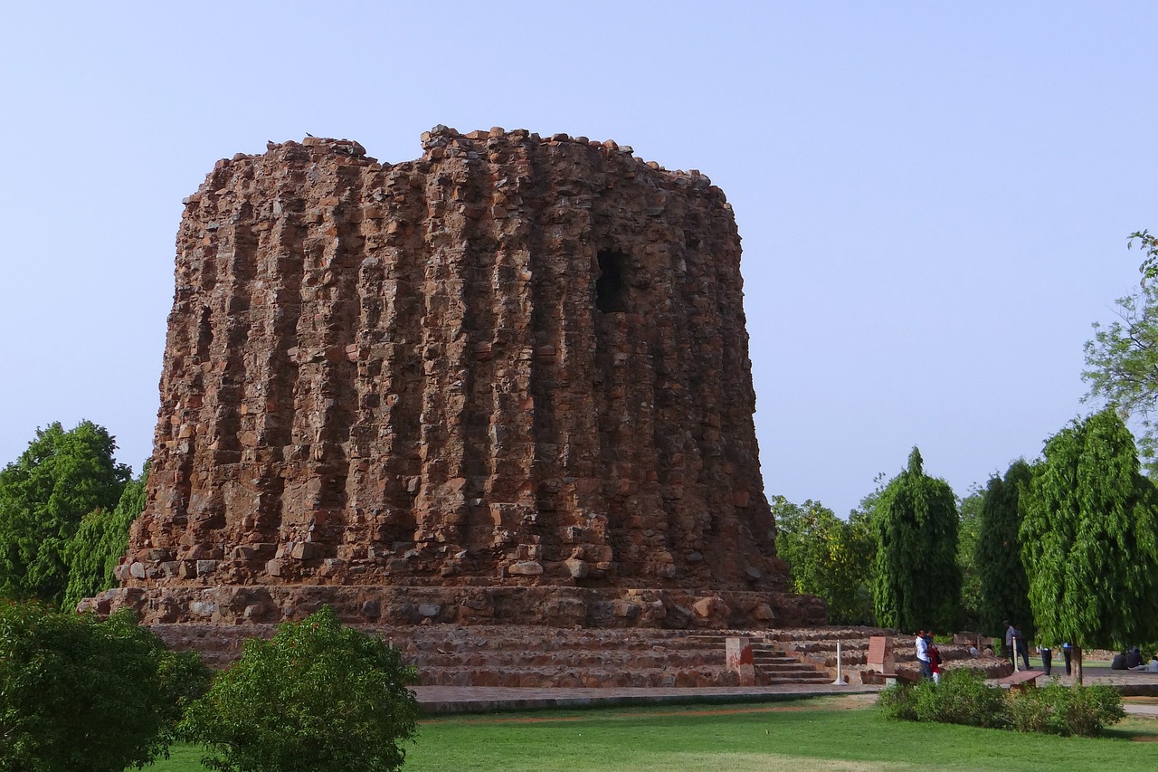qutab complex unfinished base second tower free photo