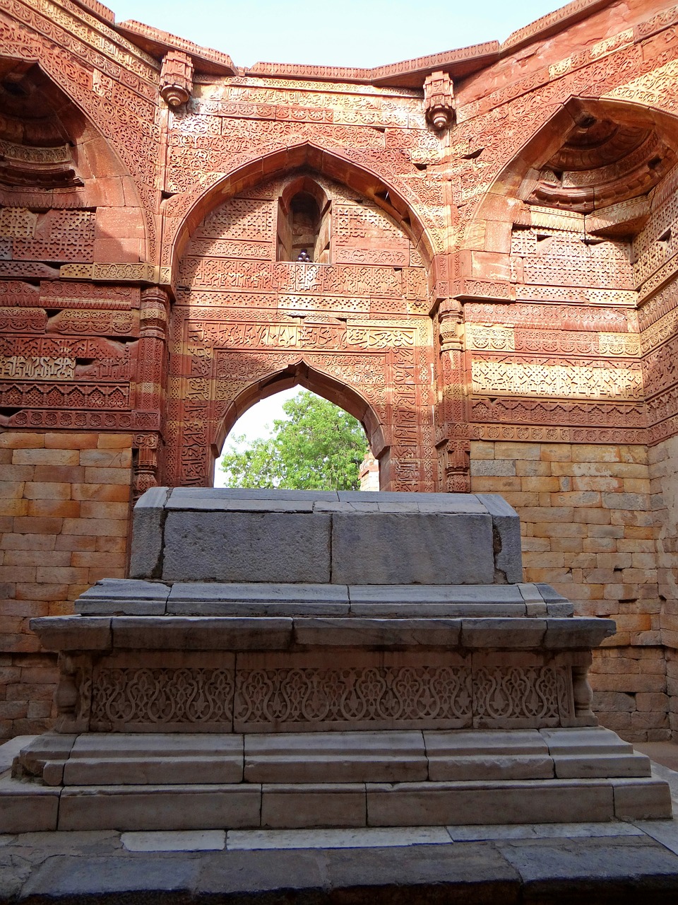 qutab complex tomb stone arch free photo