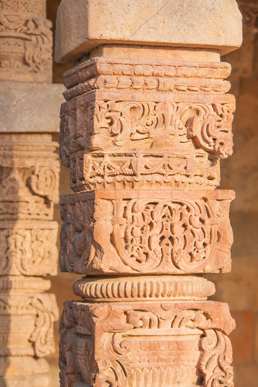 qutb minar  qutab minar  column free photo