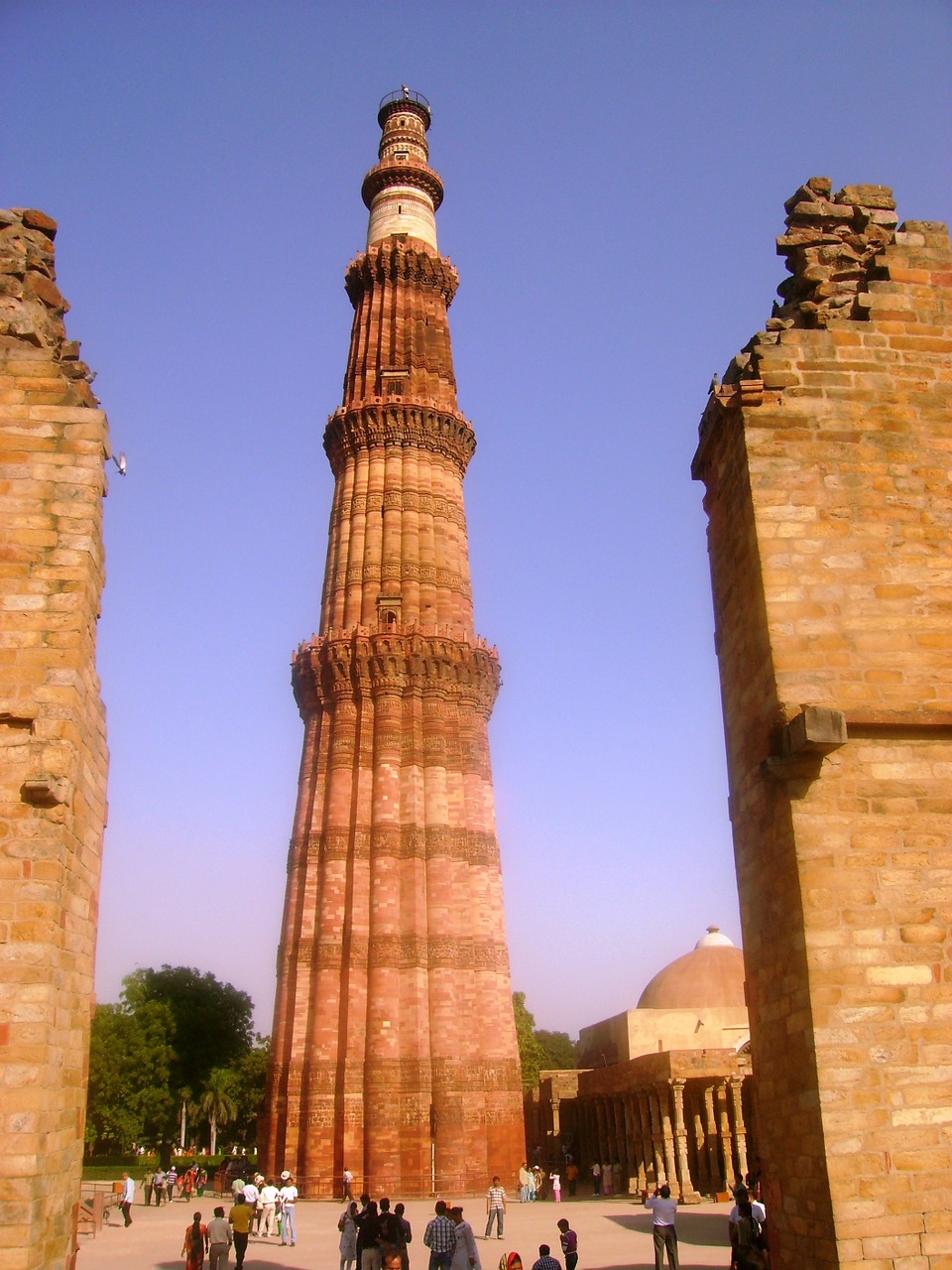 qutub minar delhi india free photo
