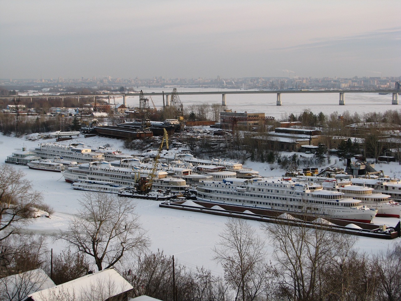 r kama krasavinsky bridge free photo