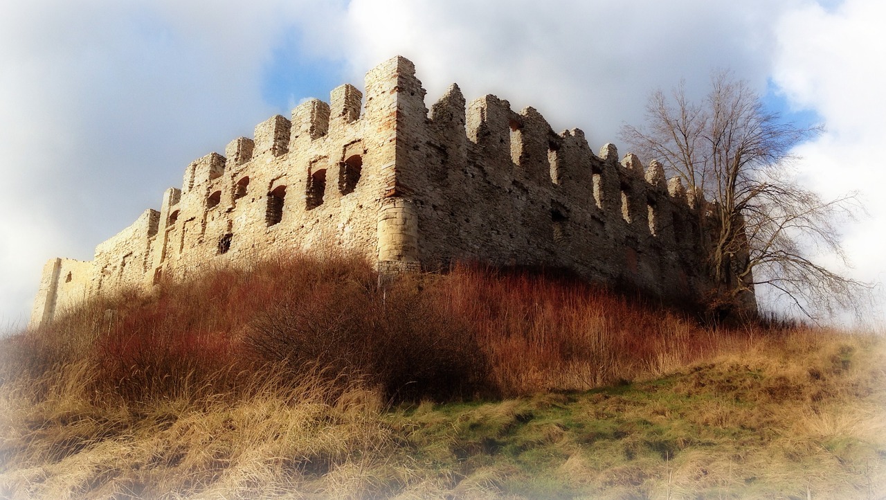 rabsztyn castle the ruins of the free photo