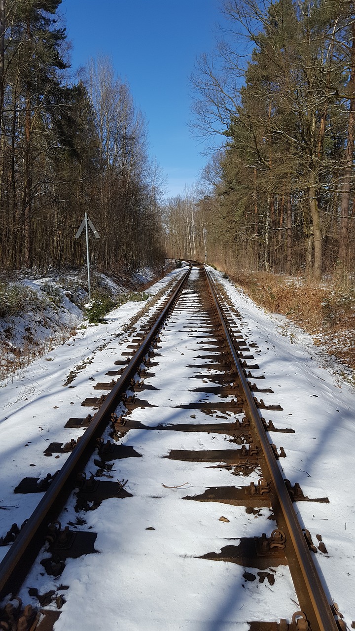 race track road railway line free photo