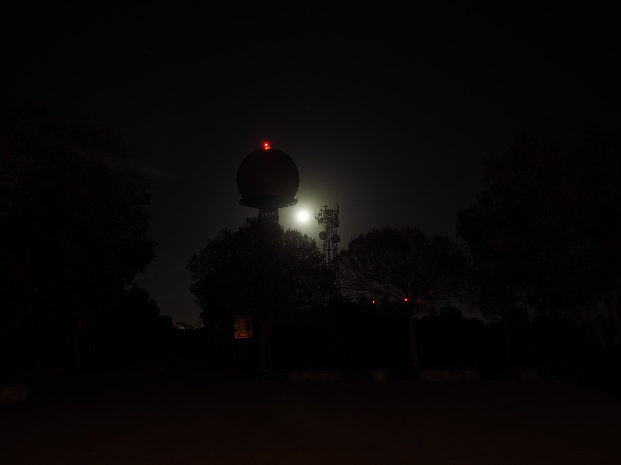 radar equipment balloon-like dark free photo
