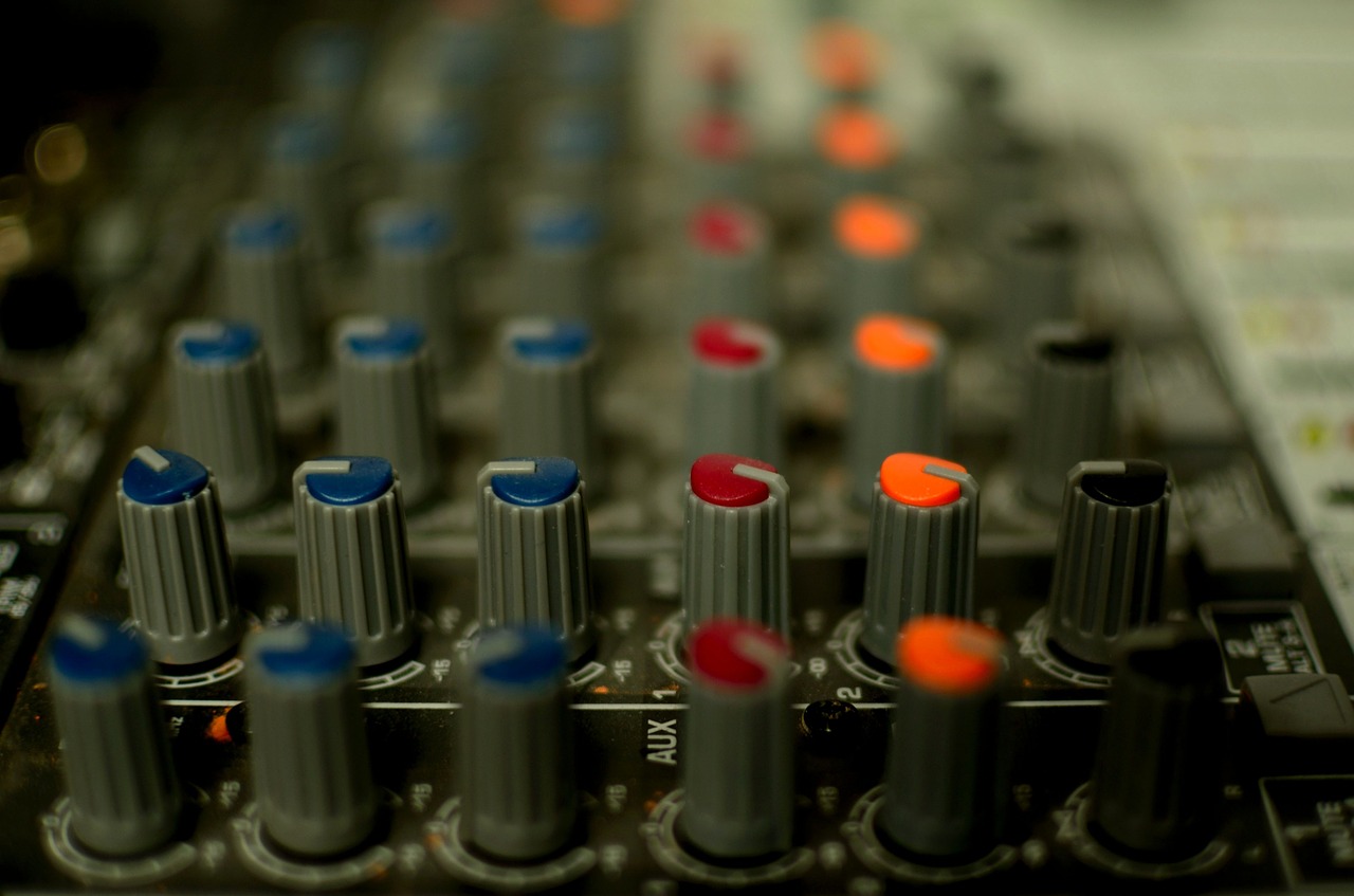 radio mixer dj free photo