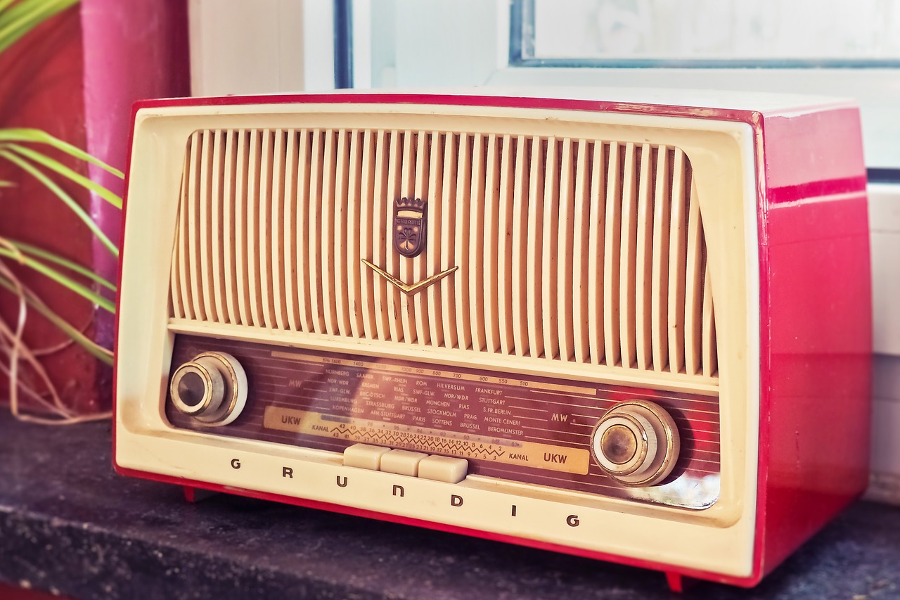 radio  vintage  listen free photo