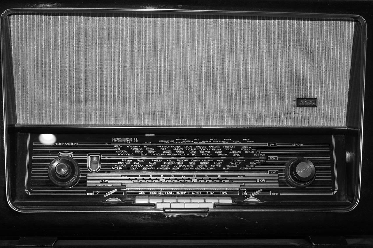 radio old nostalgia free photo